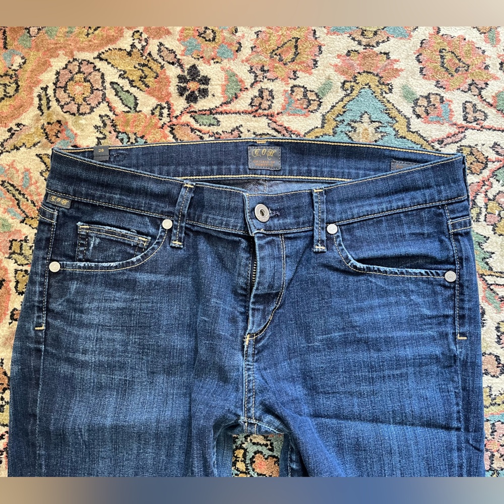 Citizens of humanity dark wash ultrasoft low rise straight leg jeans. 28. - Picture 4 of 6